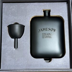 Jameson Black Barrel NWB Black 6oz Flask And Funnel Gift Set Barware Whiskey